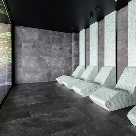 Apartment Air-conditioned With A Balcony And Pool By Heyrent *