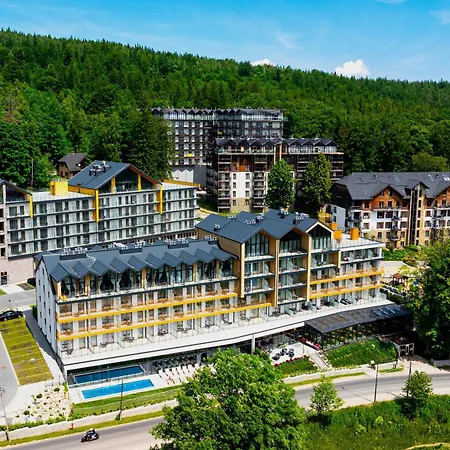 Air-conditioned With A Balcony And Pool By Heyrent Apartment Szklarska Poreba